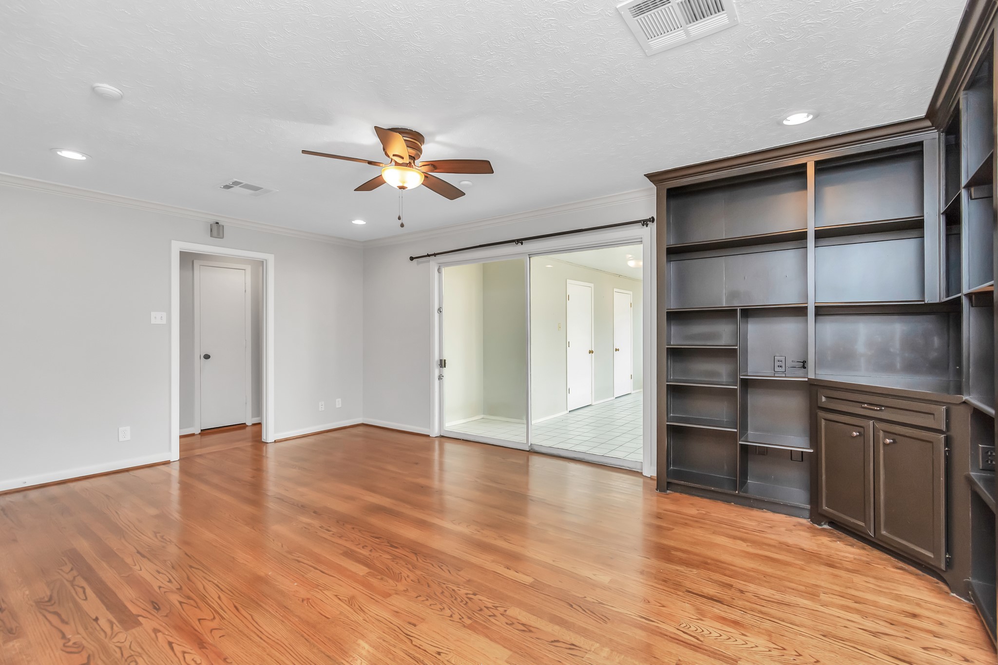 4611 Merwin Street Houston, TX 77027 - Photo 16 of 37