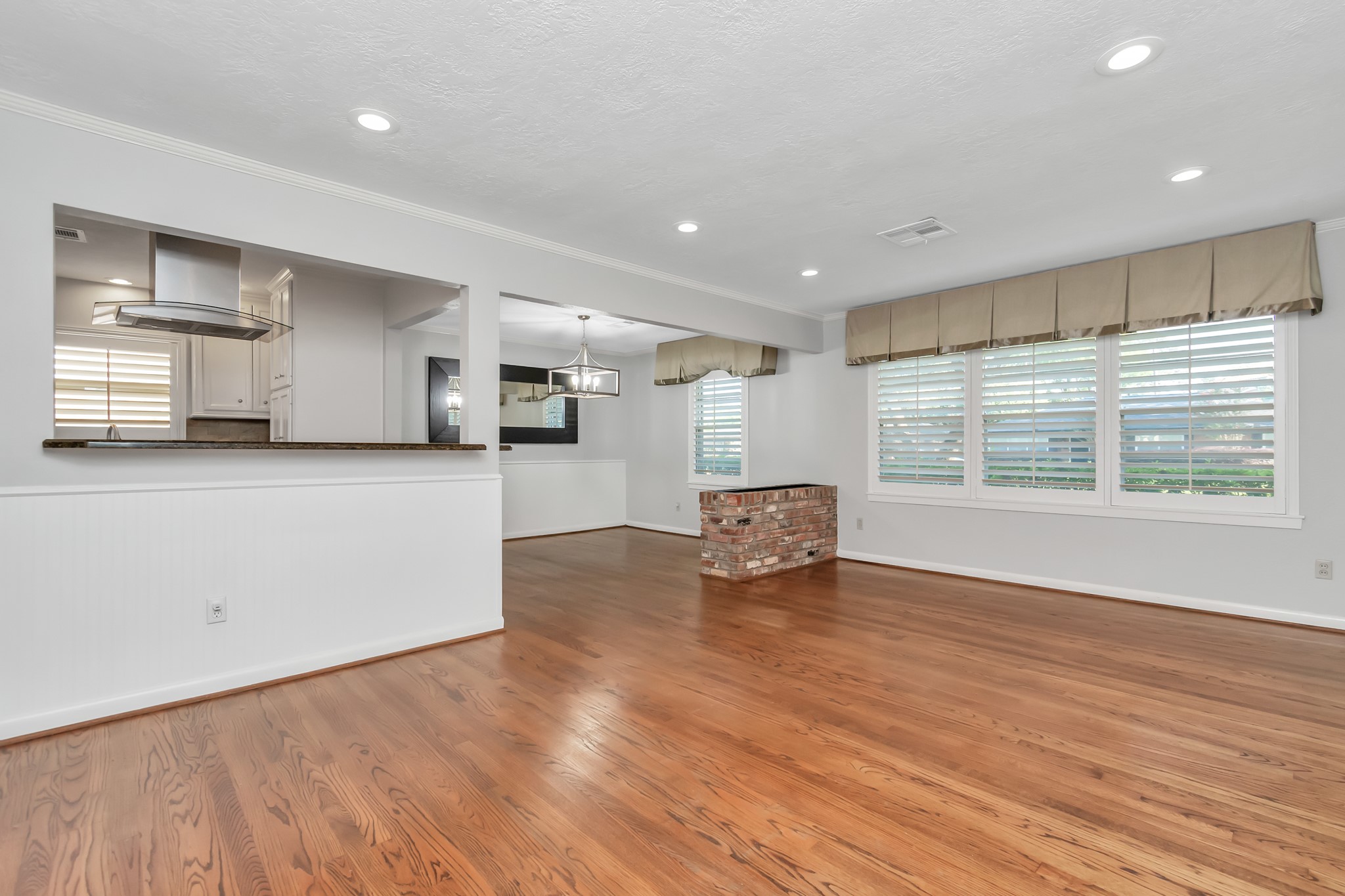 4611 Merwin Street Houston, TX 77027 - Photo 7 of 37