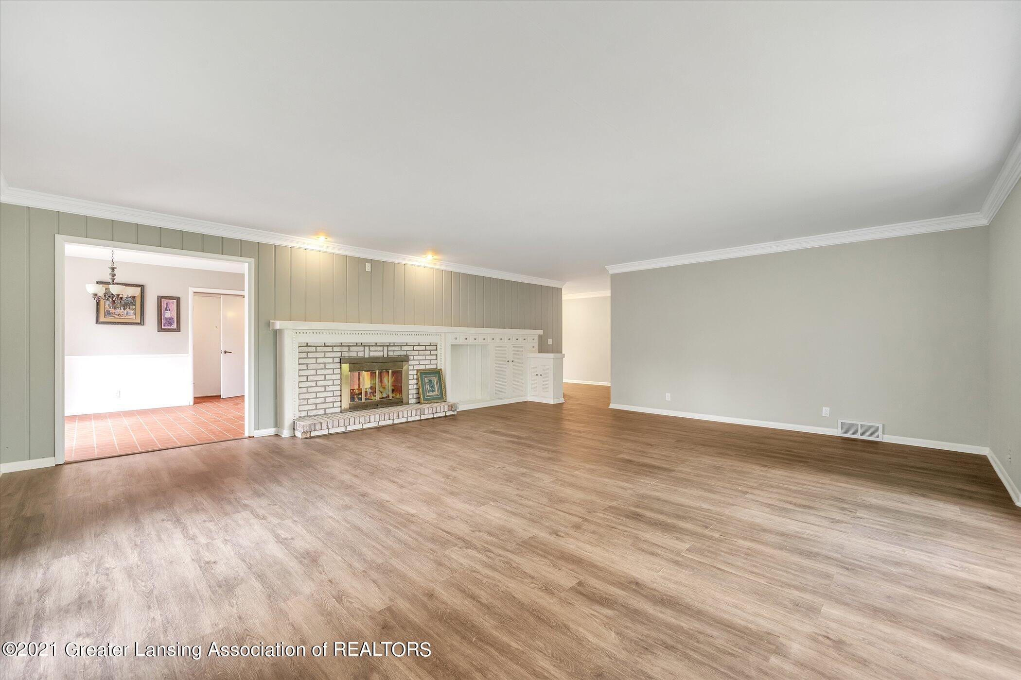 4005 Barton Road Lansing, MI 48917 - Photo 6 of 32 06-4005 Barton Rd-Windowstill Real Estat