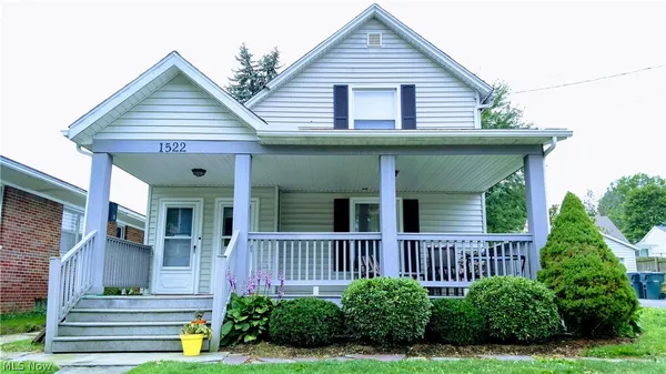 $1,300 | 1522 Campbell Street, Unit 2, Cuyahoga Falls, OH 44223