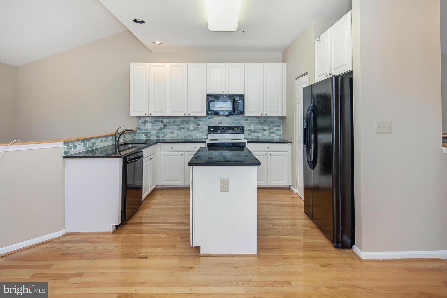 31 Bank Spring Owings Mills, MD 21117 - Photo 11 of 30 Kitchen