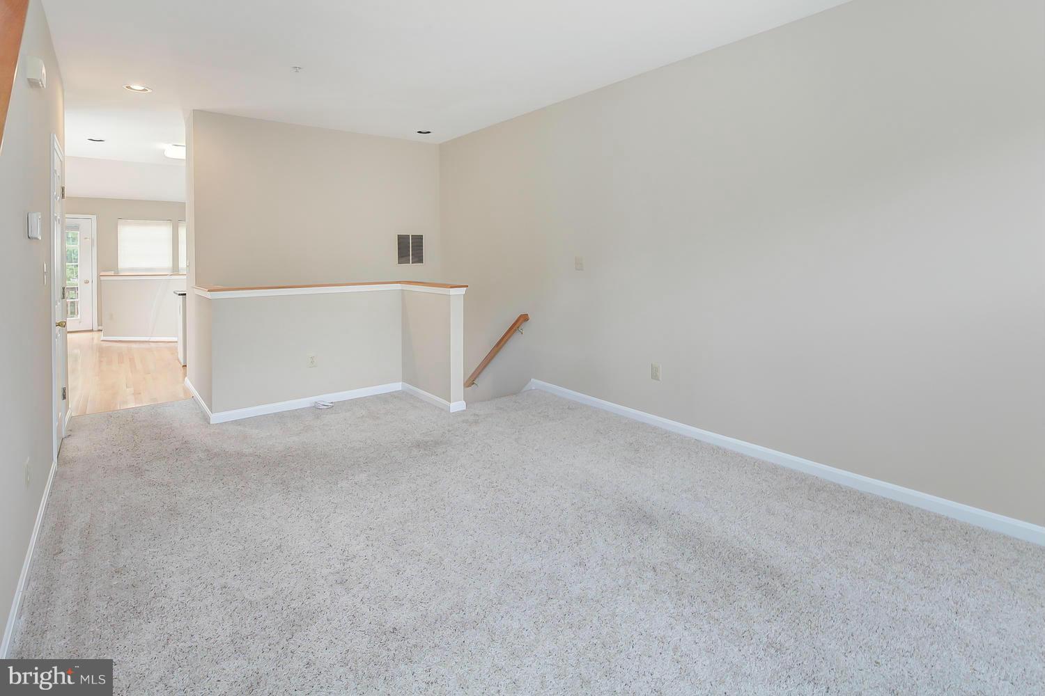 31 Bank Spring Owings Mills, MD 21117 - Photo 8 of 30 Living Room