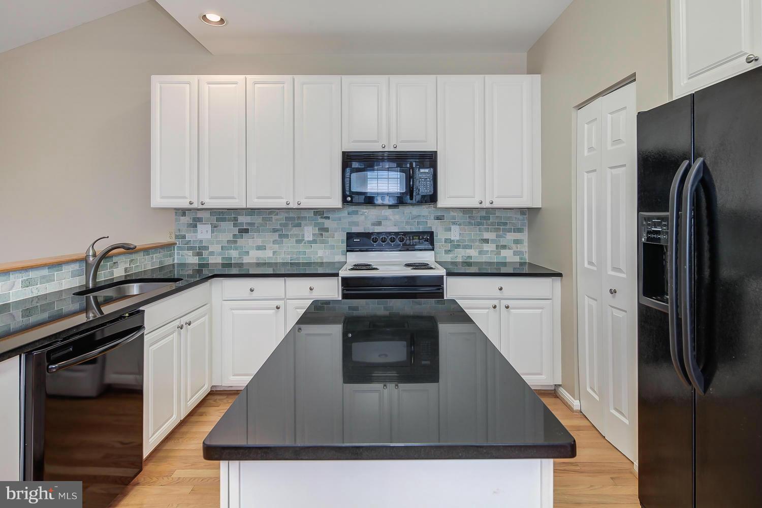 31 Bank Spring Owings Mills, MD 21117 - Photo 10 of 30 Kitchen