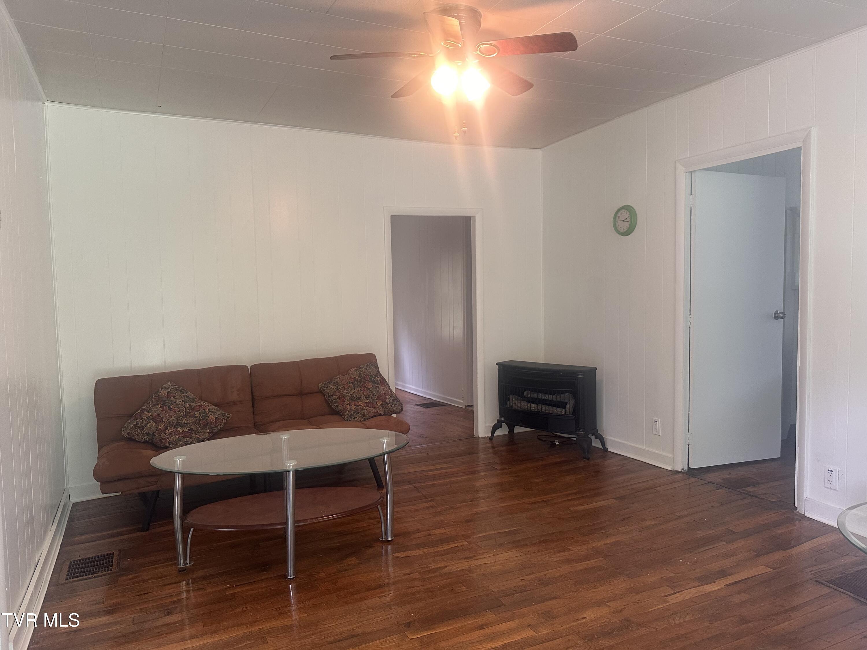 1012 Ward Fork Road Grundy, VA 24614 - Photo 12 of 37 IMG_2934