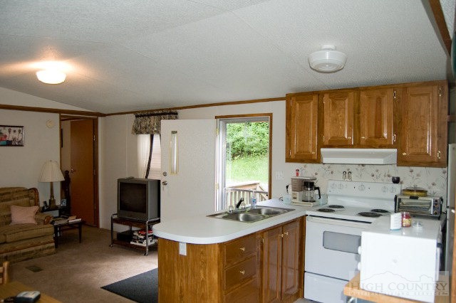585 Edna Perry Road Crumpler, NC 28617 - Photo 9 of 11 Gallery Image 9