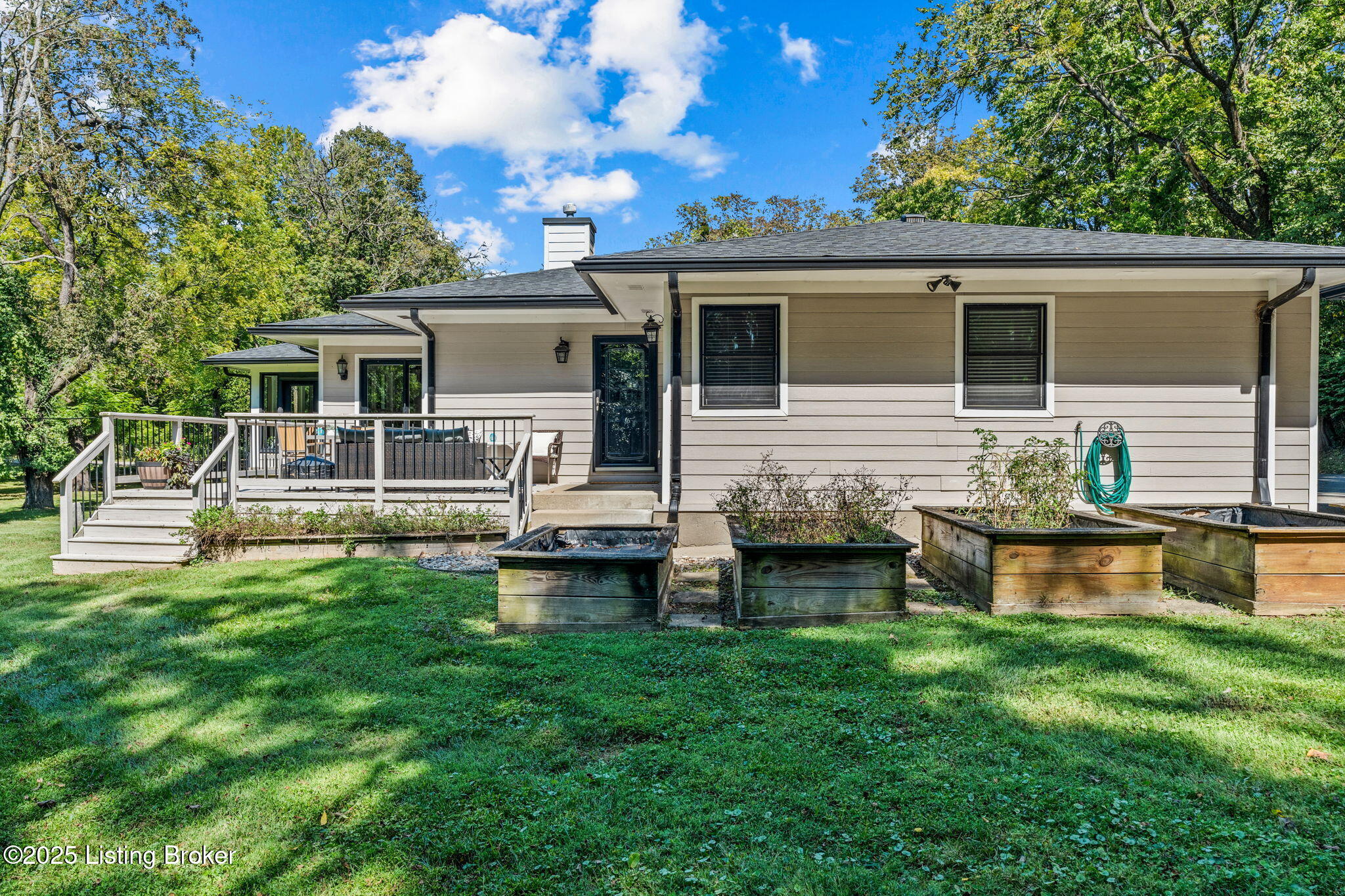12306 Mistletoe Road Anchorage, KY 40223 - Photo 79 of 90 Exterior (8 of 19)