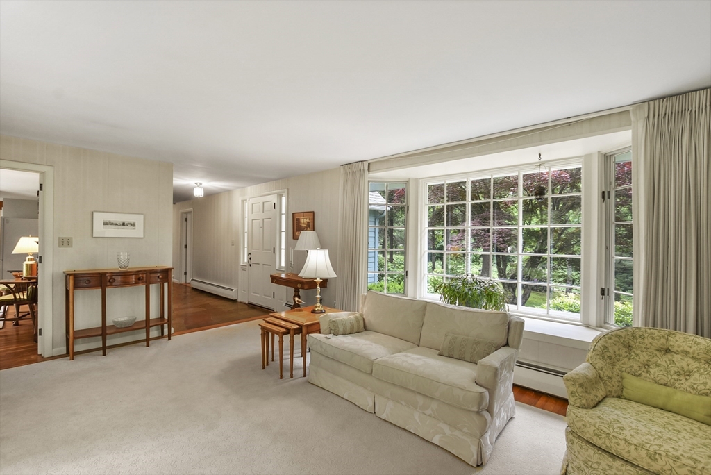 54 Upton Road Westborough, MA 01581 - Photo 10 of 38 Gallery Image 10