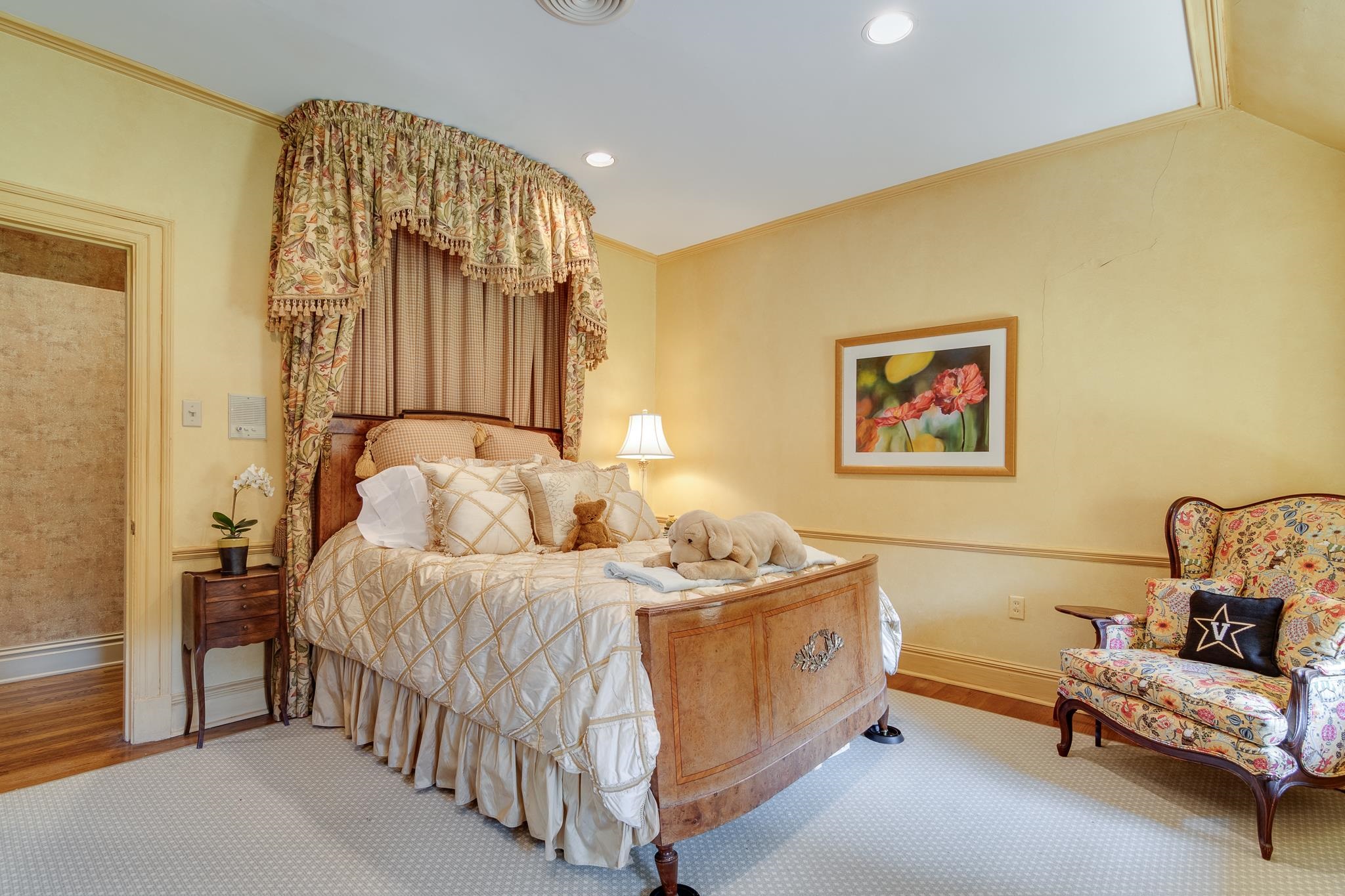 54 South Rose Road Memphis, TN 38117 - Photo 32 of 40 a bedroom with bed and a window