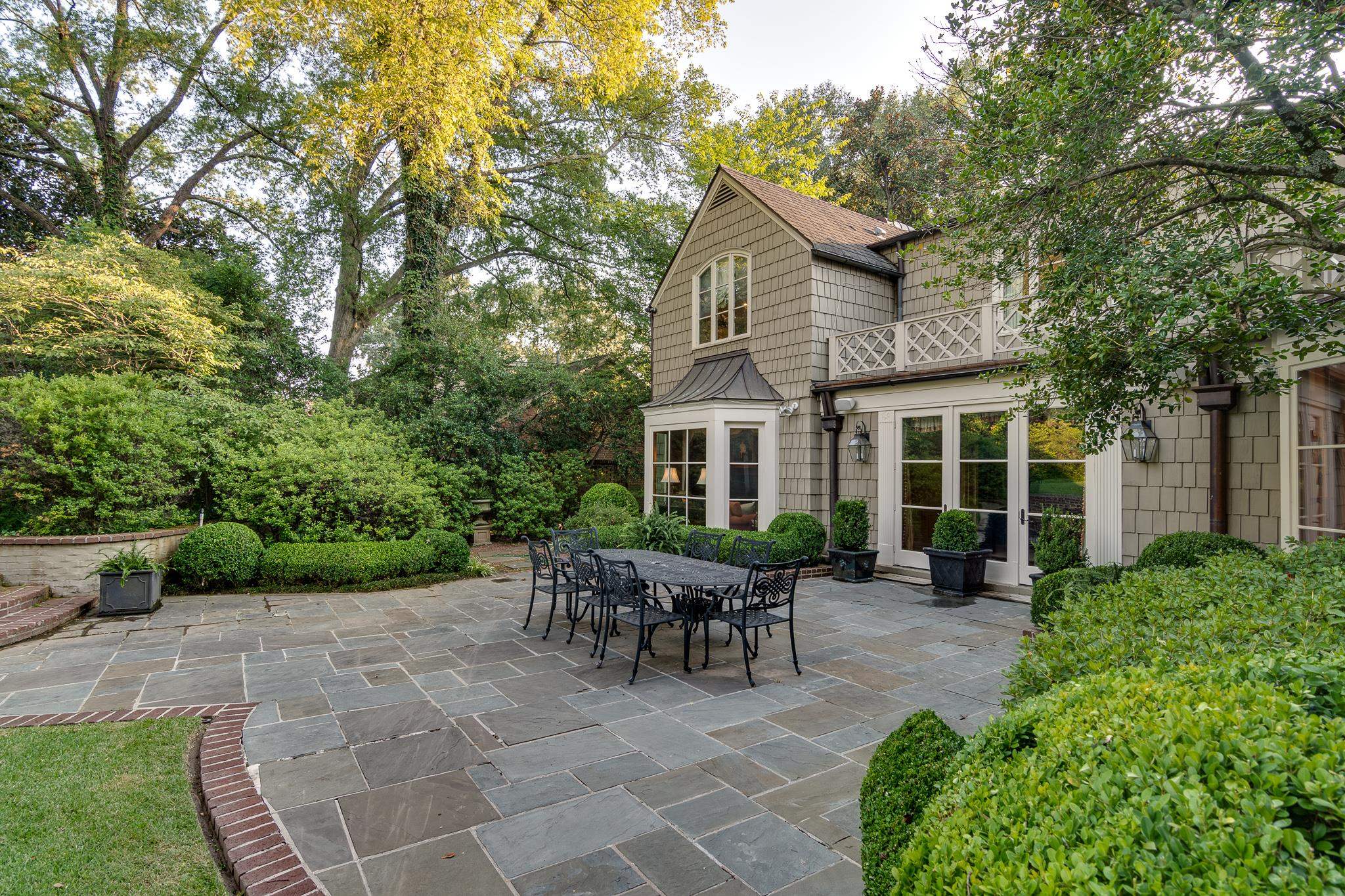54 South Rose Road Memphis, TN 38117 - Photo 8 of 40 a view of a house with patio