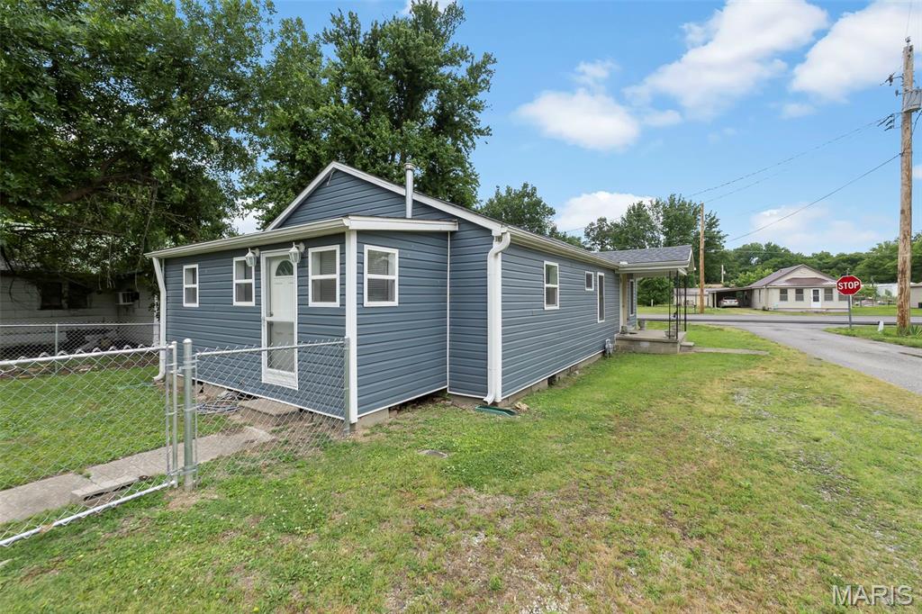 301 West State Street Chaffee, MO 63740 - Photo 3 of 19