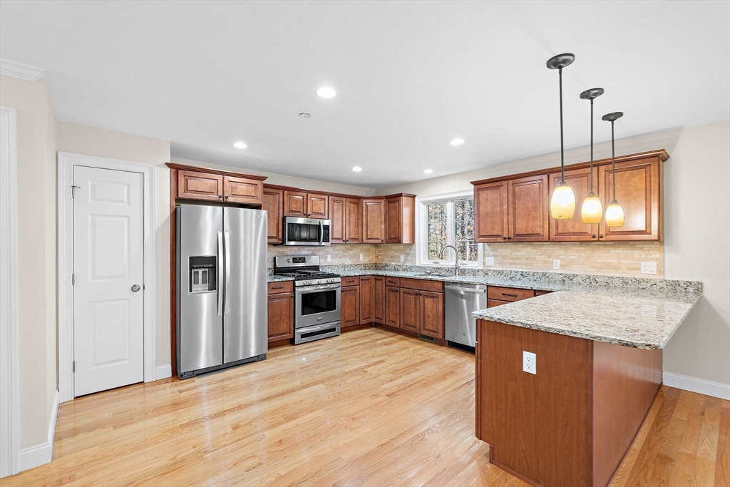 215 Rangeway Road, Unit 12 North Billerica, MA 01862 - Photo 4 of 29