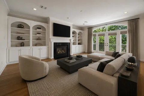 $750,000 | 1119 Banks Street, Houston, TX 77006