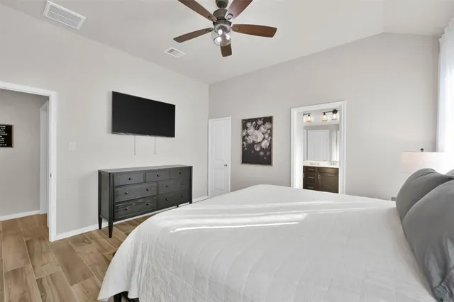 $3,800 | 9466 East Woodmark, Conroe, TX 77304