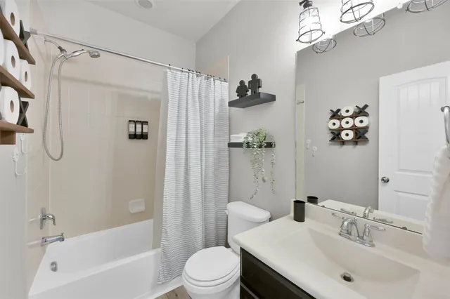 $3,800 | 9466 East Woodmark, Conroe, TX 77304