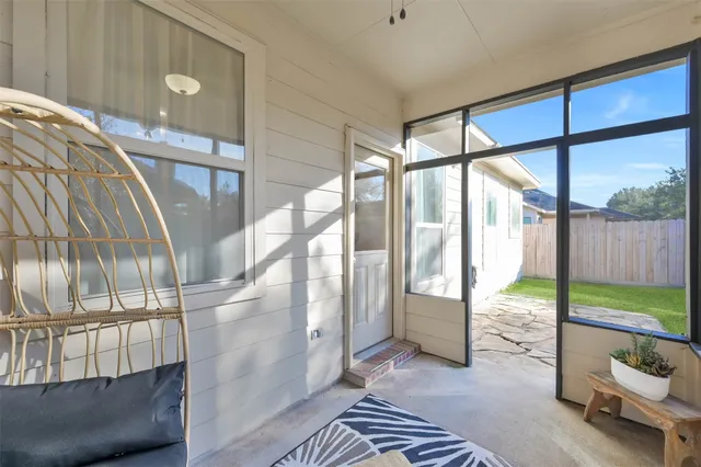 $3,800 | 9466 East Woodmark, Conroe, TX 77304