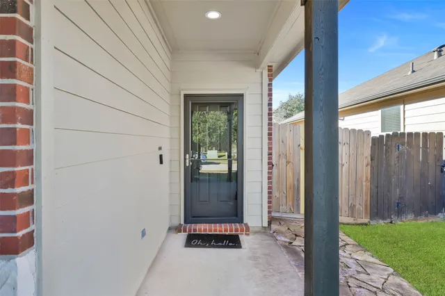 $3,800 | 9466 East Woodmark, Conroe, TX 77304