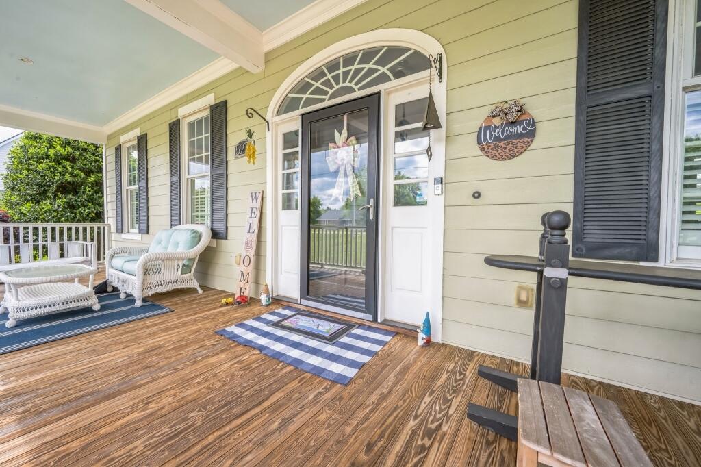 527 West Butternut Road Summerville, SC 29483 - Photo 3 of 24 04-Photo 4
