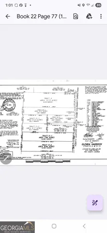 a picture of a black and white photo