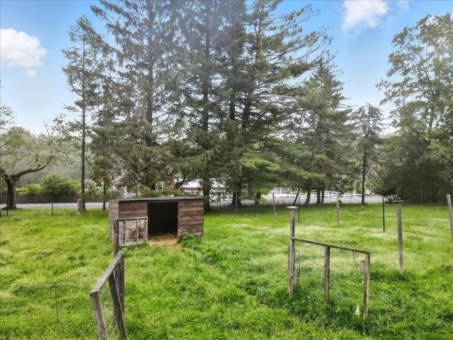 $279,900 | 300 Highway 590, Greeley, PA 18425