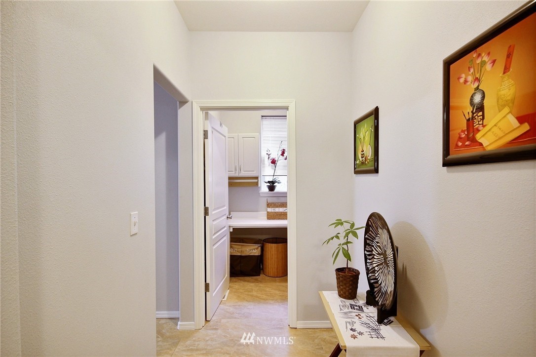 11645 Southeast 189th Place Renton, WA 98058 - Photo 4 of 25 Gallery Image 4