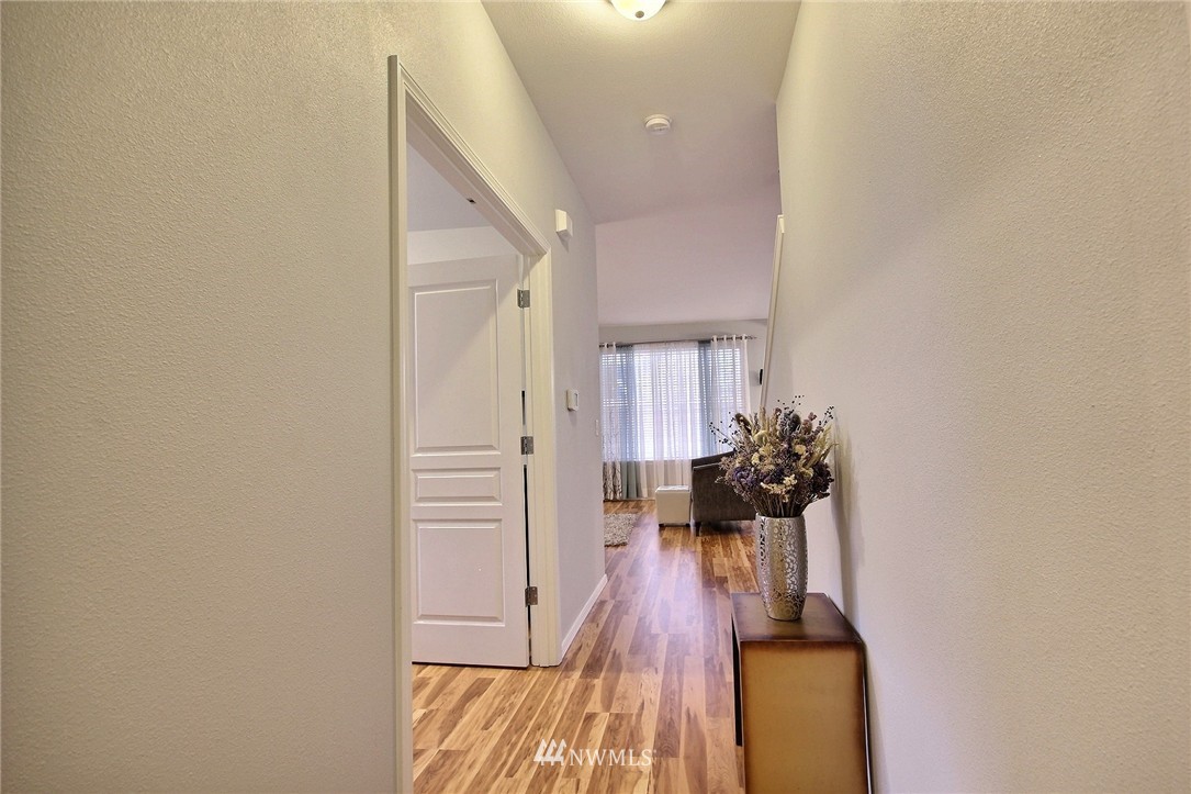 11645 Southeast 189th Place Renton, WA 98058 - Photo 5 of 25 Gallery Image 5