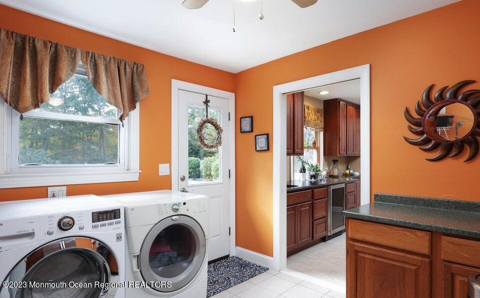 245 Delaware Trail Jackson, NJ 08527 - Photo 19 of 43 a view of living room washer and dryer