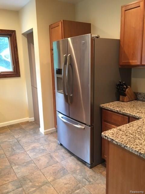4295 Hatchery Road Waterford, MI 48329 - Photo 15 of 32 015.JPG