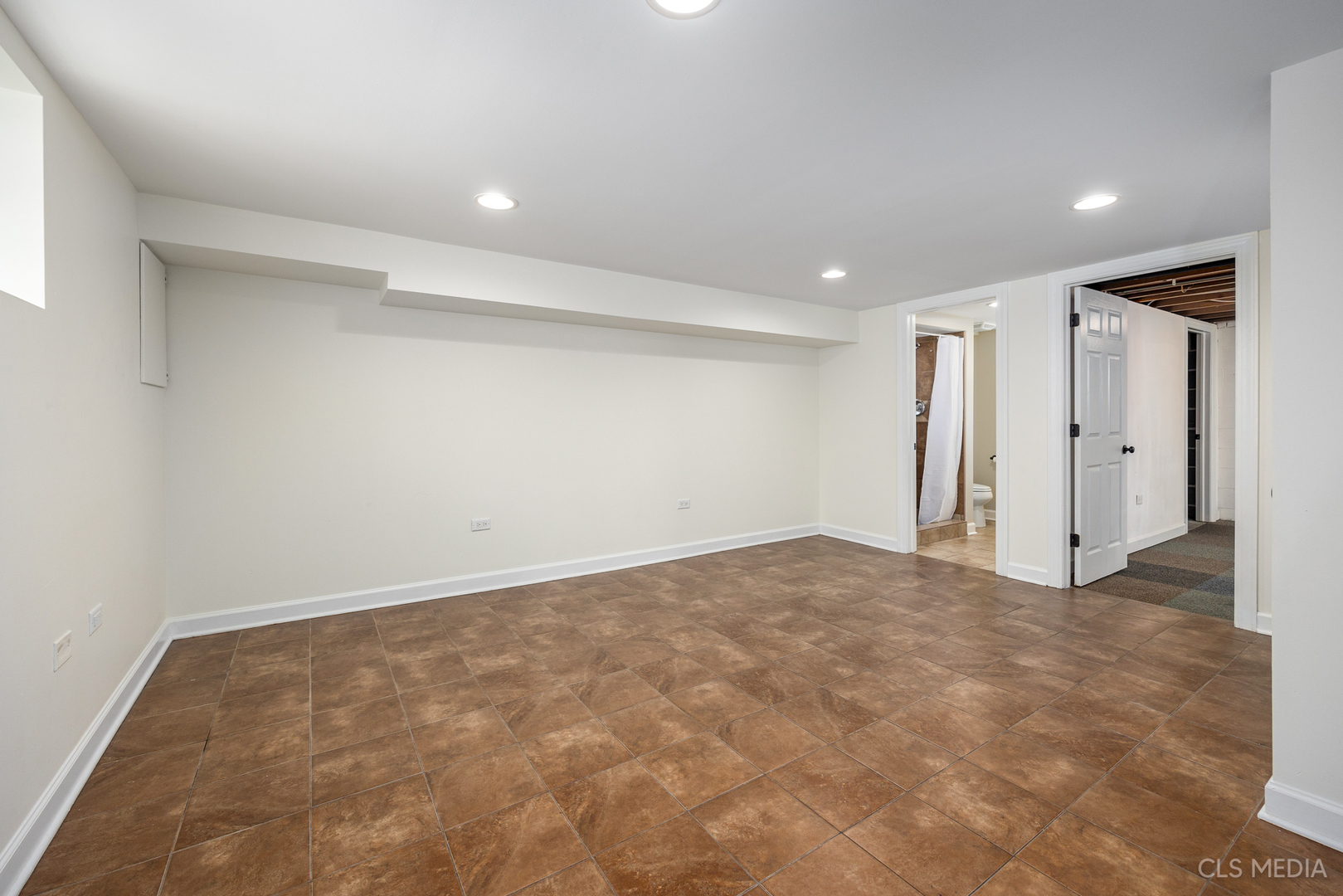 2112 Oakton Street Park Ridge, IL 60068 - Photo 16 of 24 a view of an empty room
