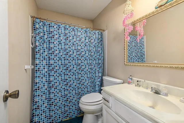 $229,000 | 10038 North Locust Street, Kansas City, MO 64155