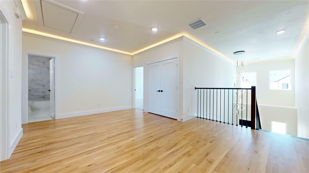 4439 Fatima Drive Irving, TX 75062 - Photo 13 of 30