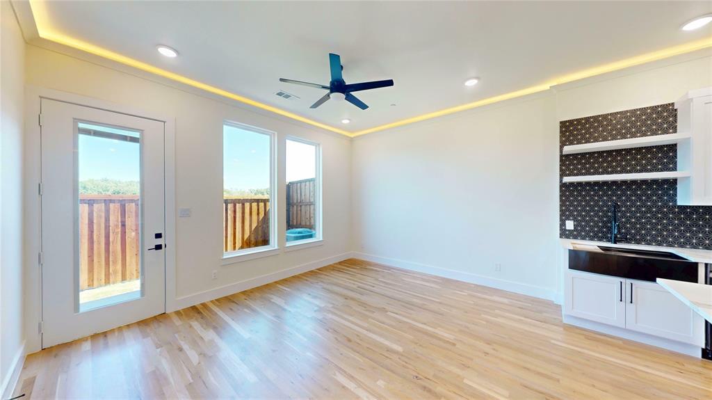 4439 Fatima Drive Irving, TX 75062 - Photo 2 of 30