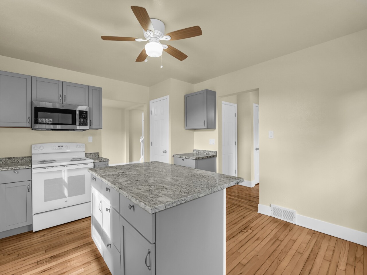 W4015 Black Point Road Lake Geneva, WI 53147 - Photo 3 of 28 Photo 3