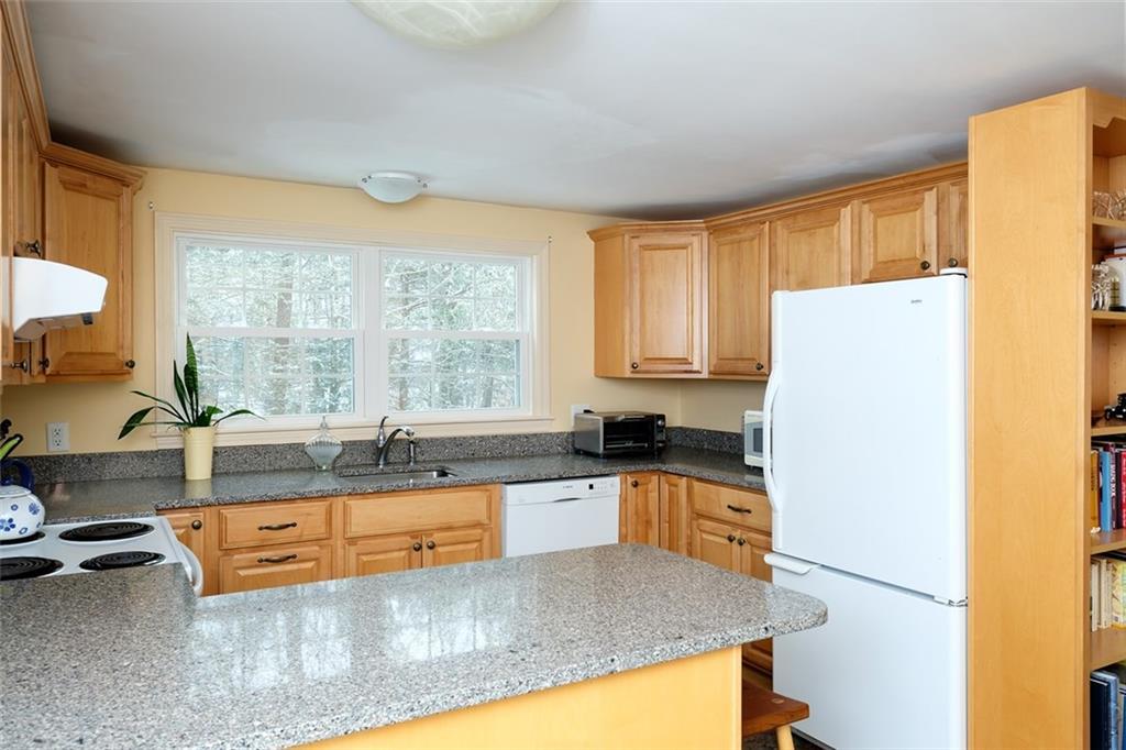83 Pine Hill Road York, ME 03902 - Photo 6 of 34 Photo