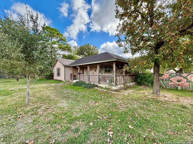 $280,000 | 128 Dunning Street, Gonzales, TX 78629
