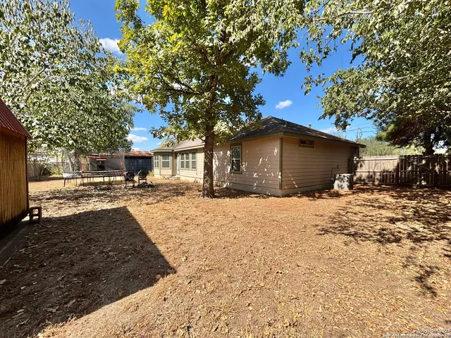 $280,000 | 128 Dunning Street, Gonzales, TX 78629