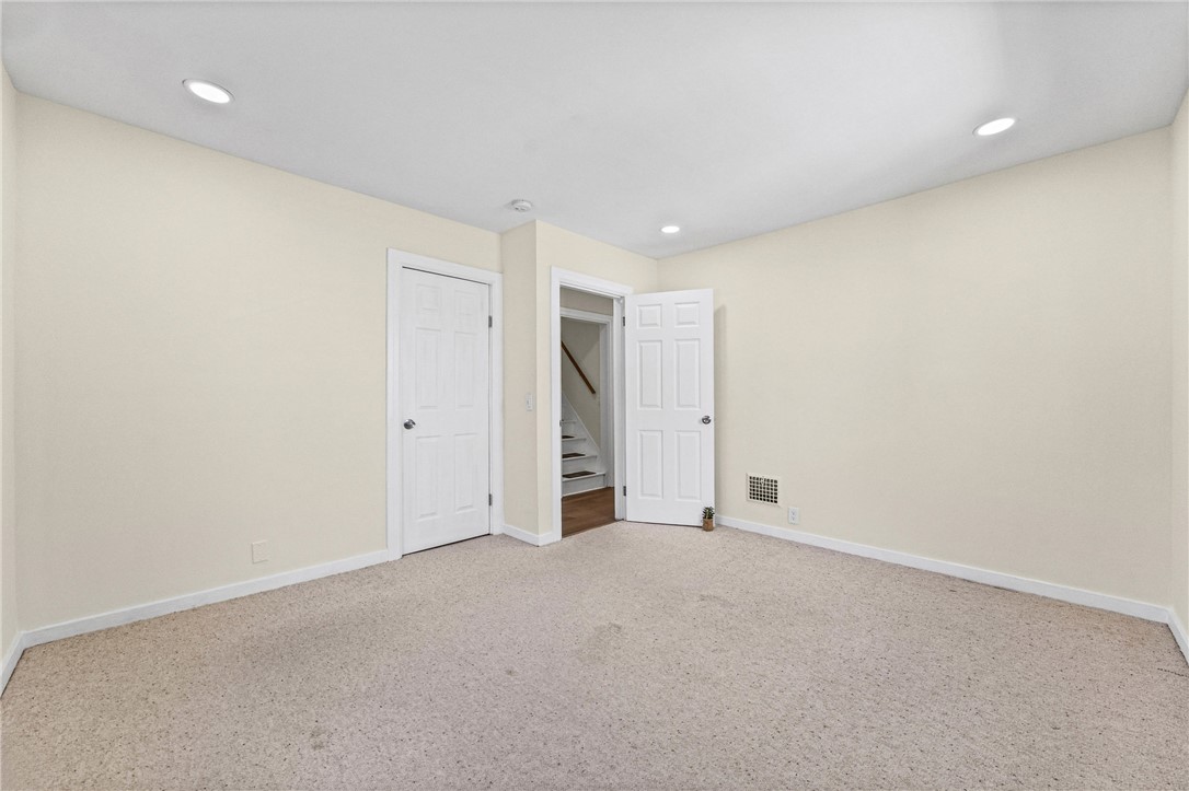 27 Dakeland Road Irondequoit, NY 14617 - Photo 24 of 50