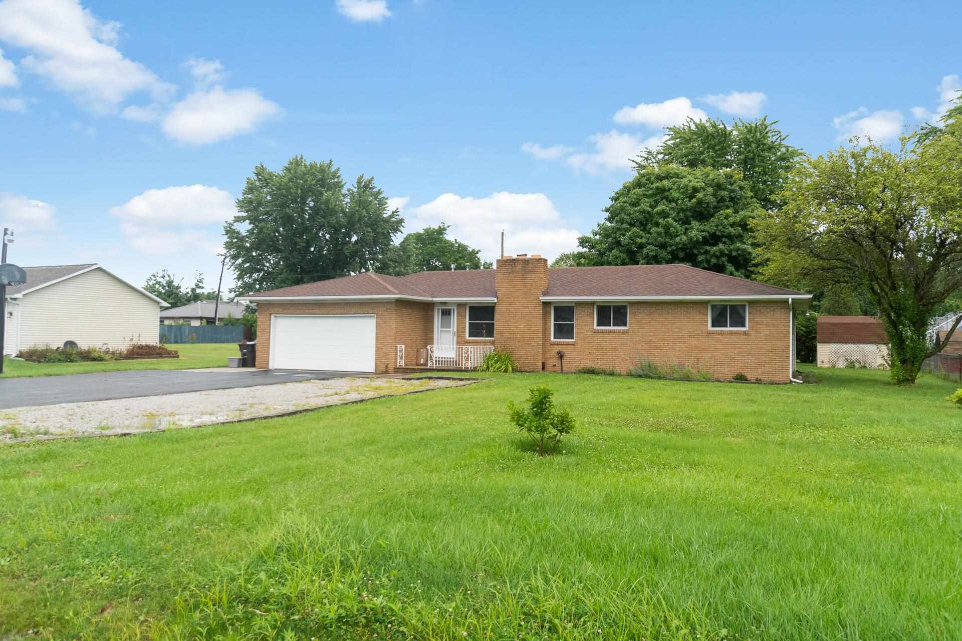 5814 Lahmeyer Road Fort Wayne, IN 46835 - Photo 3 of 29 Gallery Image 3