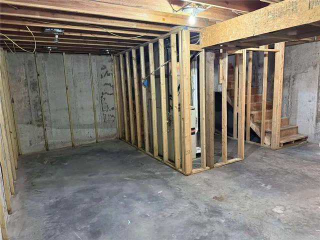 $455,000 | 17718 East 1700th Road, La Cygne, KS 66040