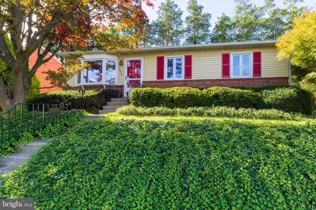 $329,900 | 2976 Carnation Avenue, Willow Grove, PA 19090