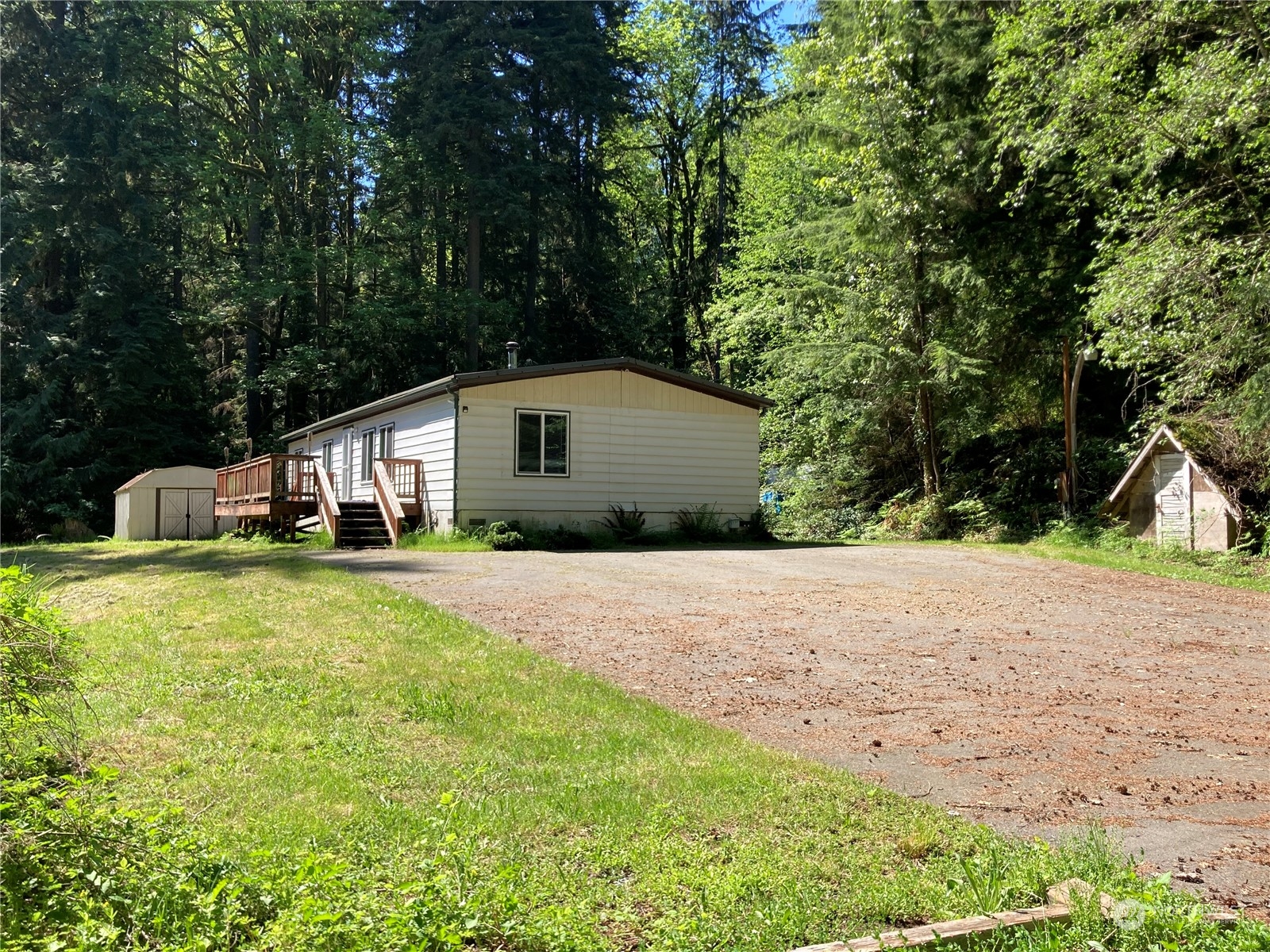 a house view with a outdoor space