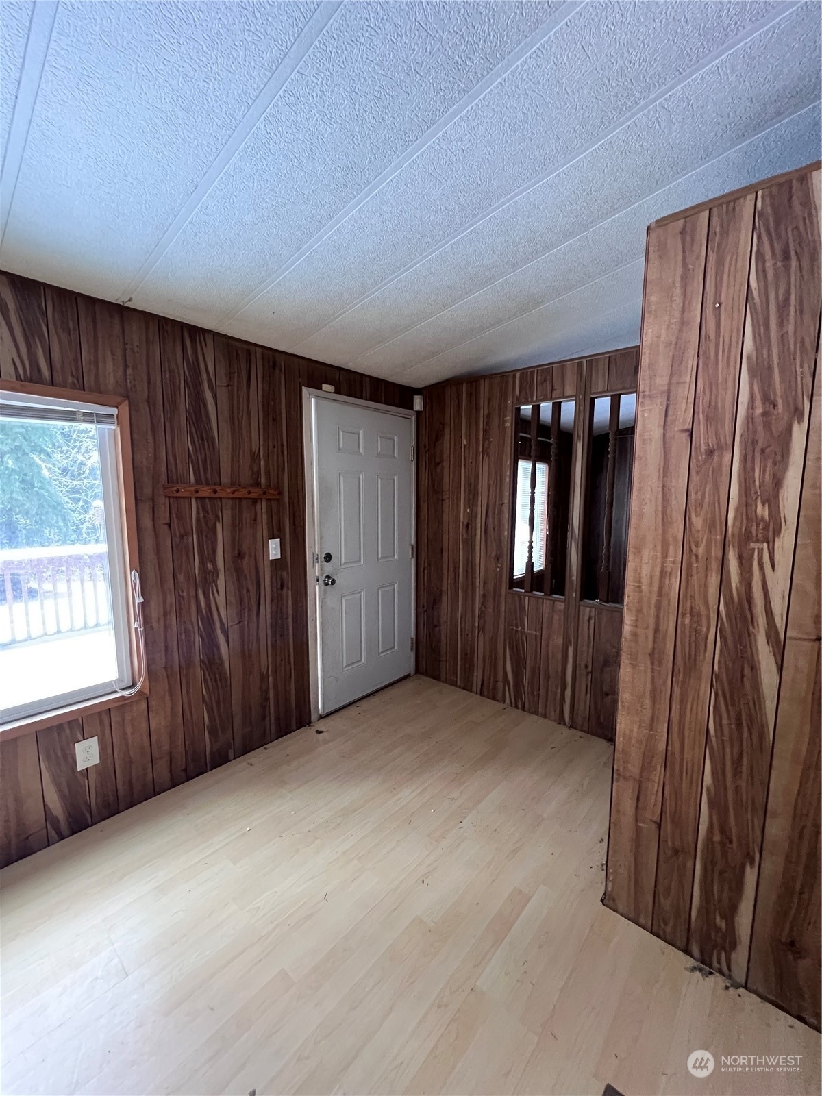 2408 Newberg Road Snohomish, WA 98290 - Photo 21 of 32 an empty room with windows