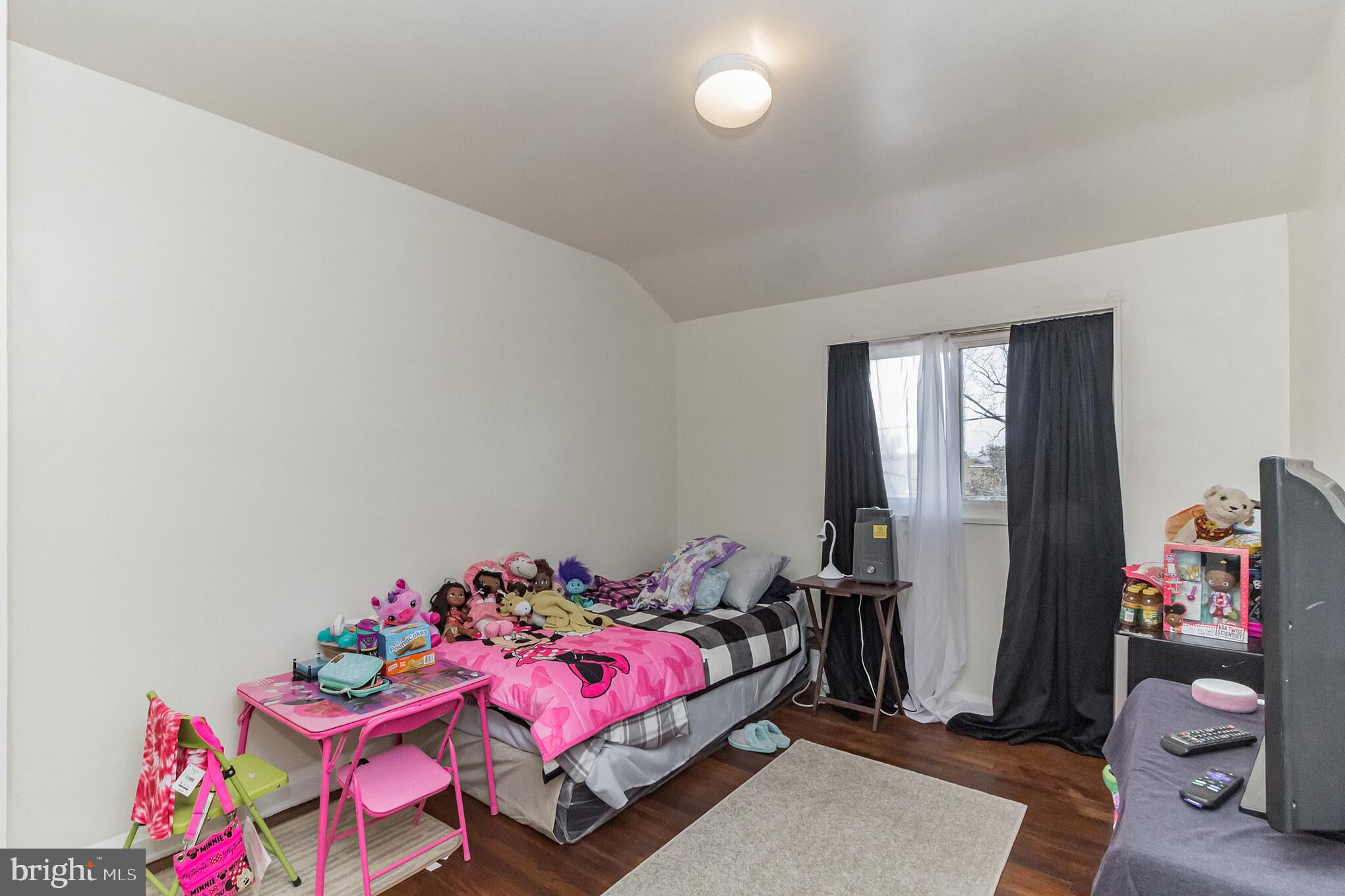 571 Brisbane Road Baltimore, MD 21229 - Photo 23 of 33