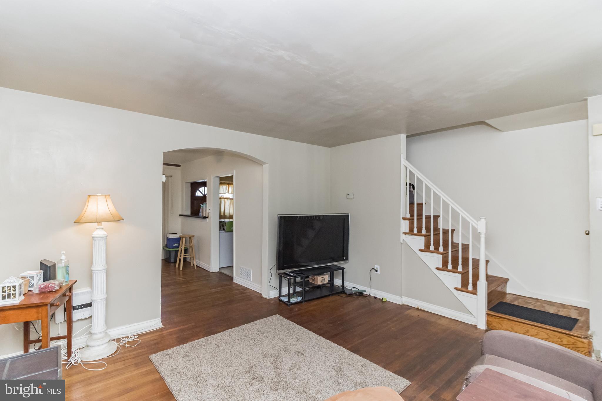 571 Brisbane Road Baltimore, MD 21229 - Photo 5 of 33