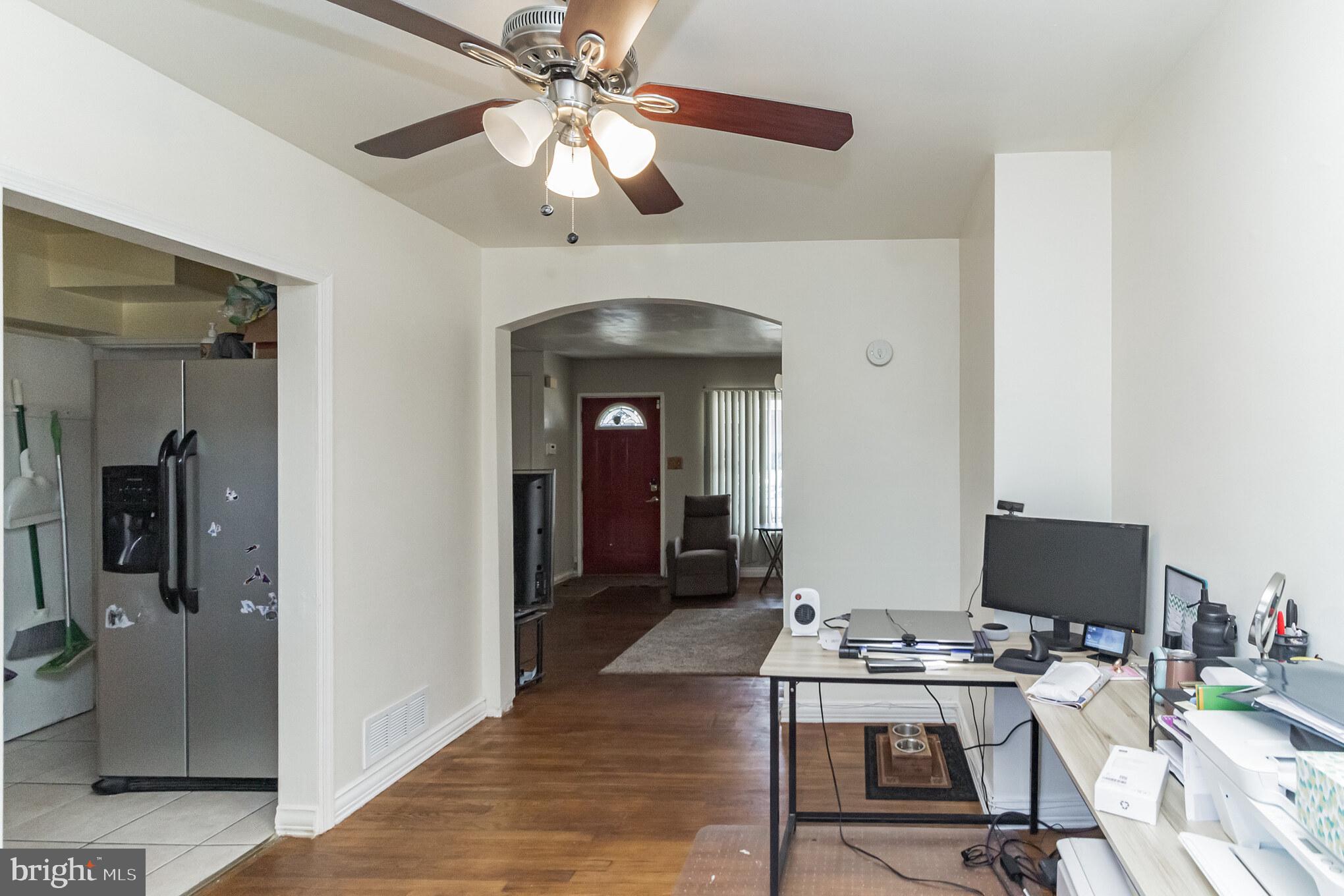 571 Brisbane Road Baltimore, MD 21229 - Photo 6 of 33