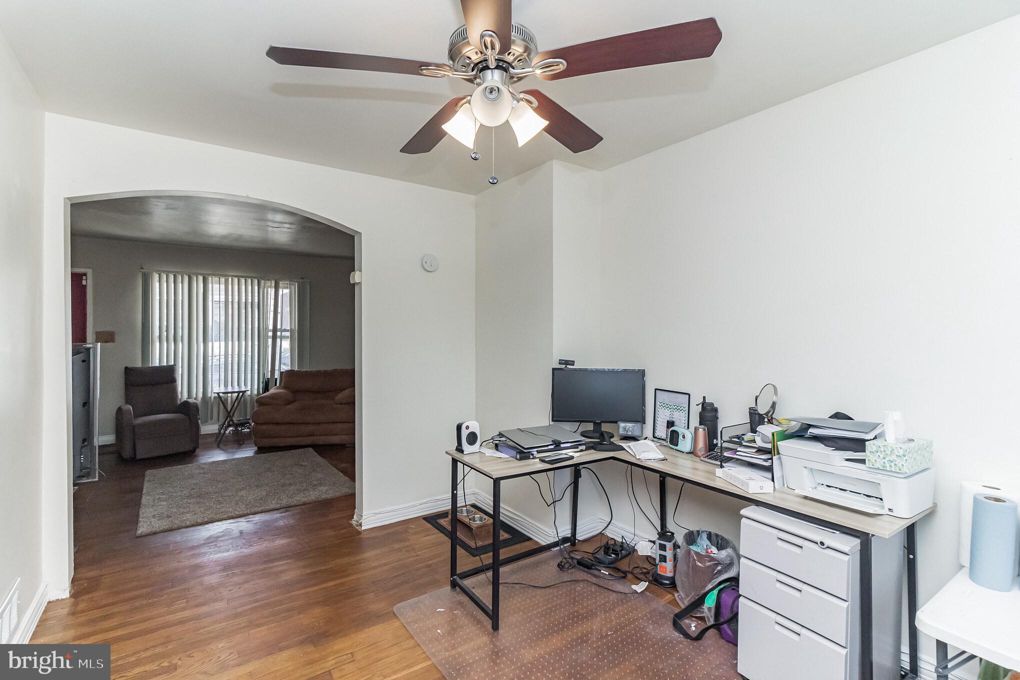 571 Brisbane Road Baltimore, MD 21229 - Photo 8 of 33
