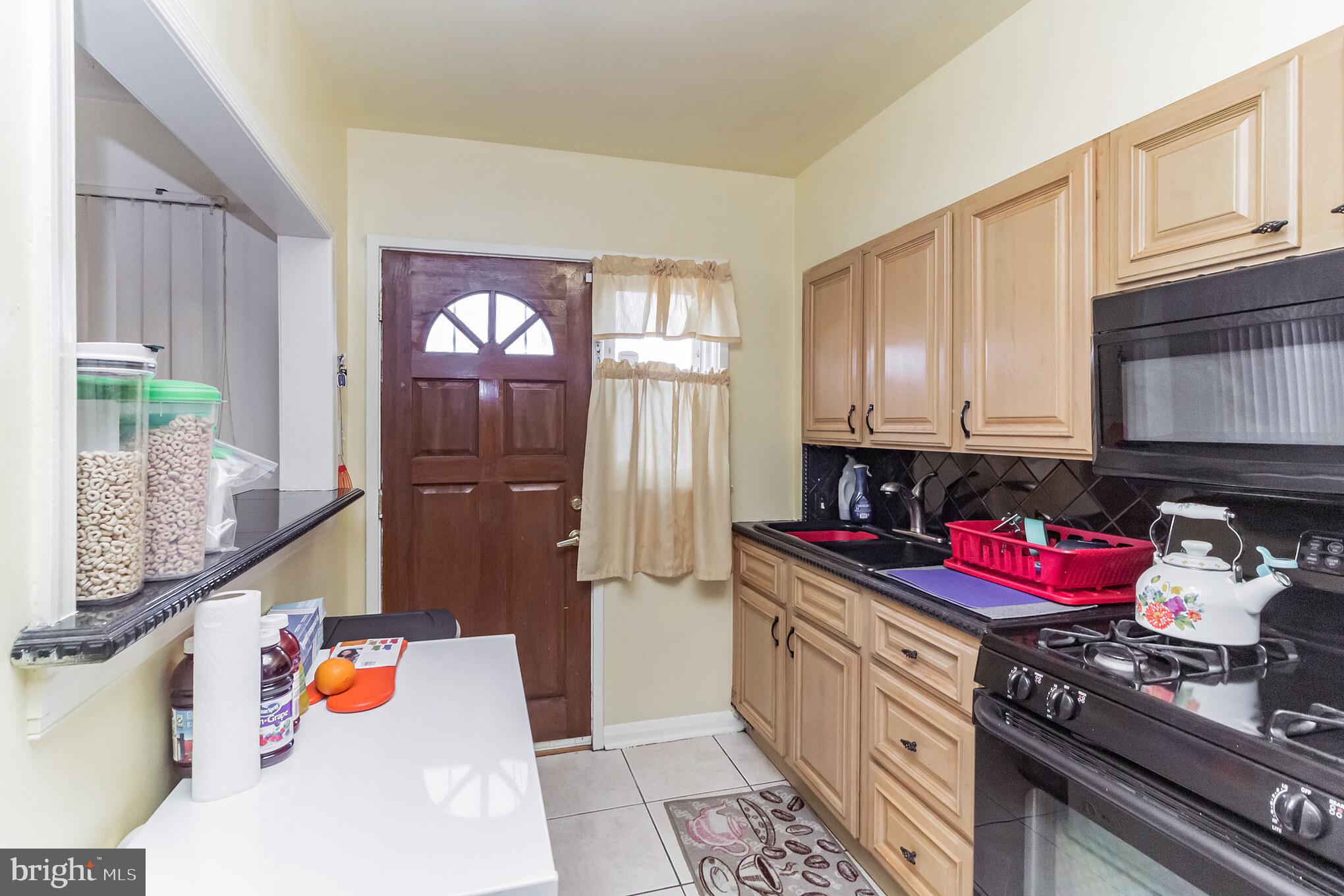 571 Brisbane Road Baltimore, MD 21229 - Photo 10 of 33
