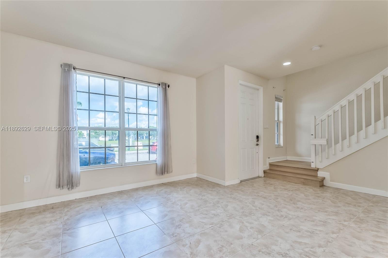 17062 Southwest 95th Terrace Miami, FL 33196 - Photo 6 of 43