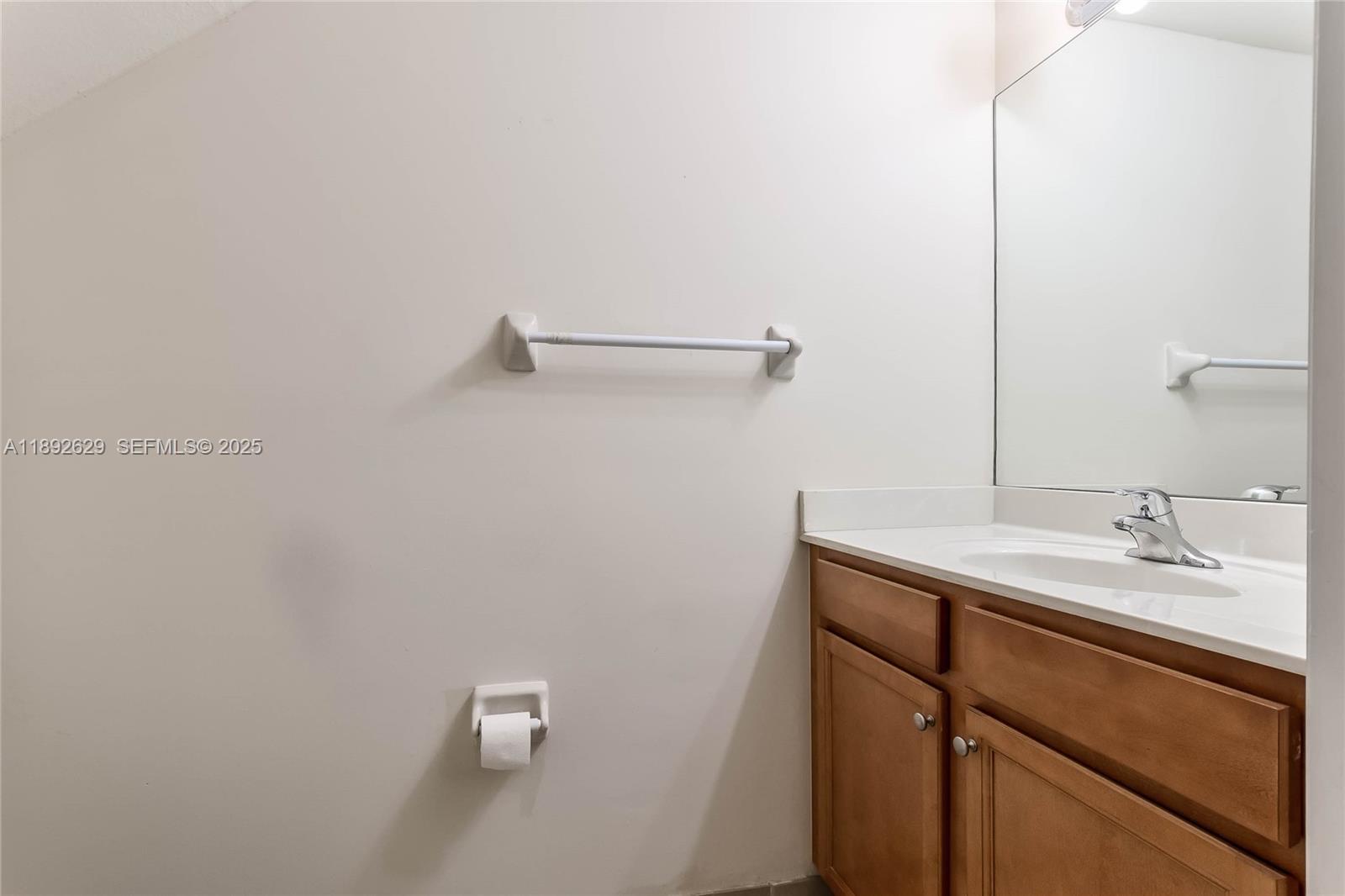 17062 Southwest 95th Terrace Miami, FL 33196 - Photo 8 of 43