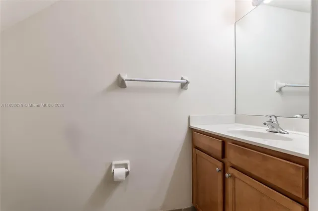 $3,000 | 17062 Southwest 95th Terrace, Miami, FL 33196