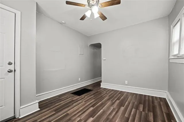 $210,000 | 514 West Walnut Street, Independence, MO 64050